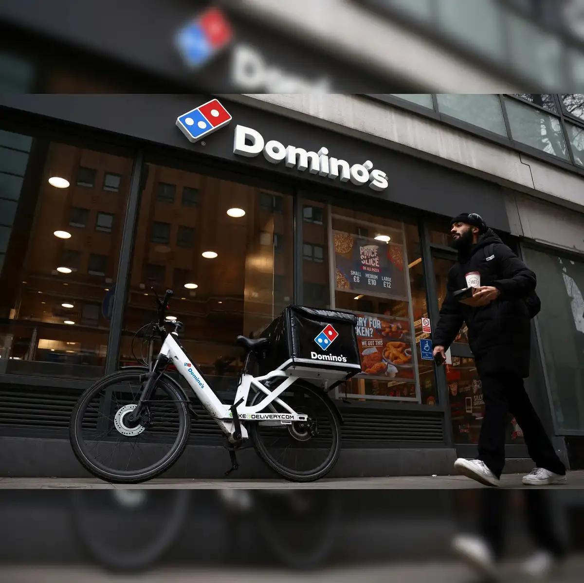 UK Fast Food Sales Increase in London as Domino’s Reports 4.5% Growth Surge 3 UK fast food sales increase reflected in busy Domino’s store in London