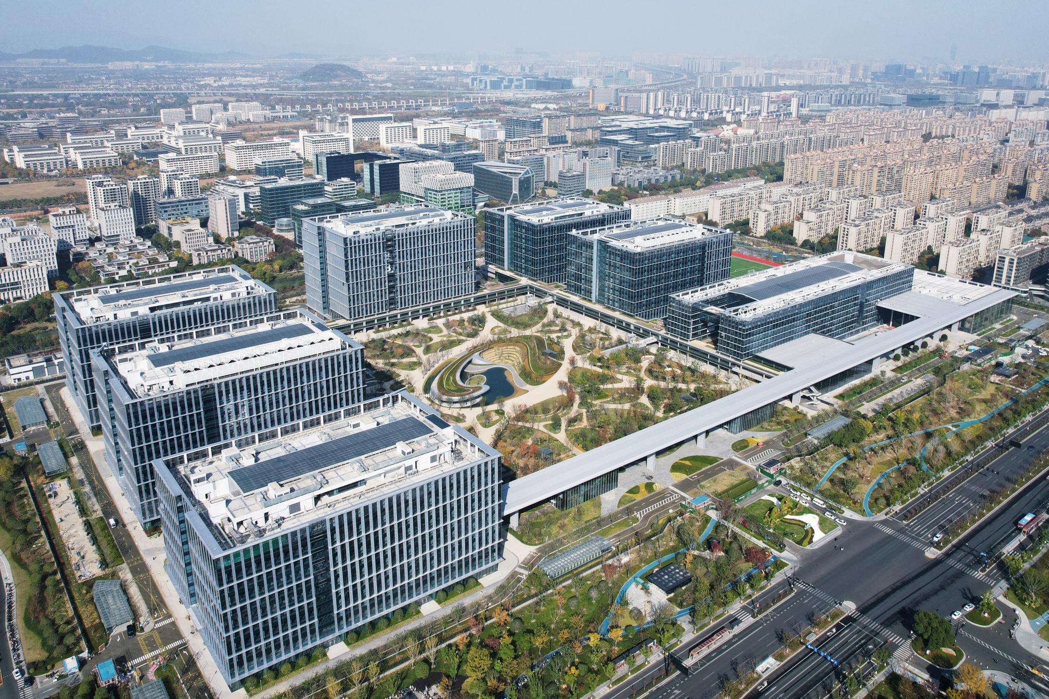 Alibaba AI Leadership Shakeup Sends Shockwaves Through Global Artificial Intelligence Industry China 2026 3 Cloud computing servers supporting AI infrastructure under Alibaba AI leadership