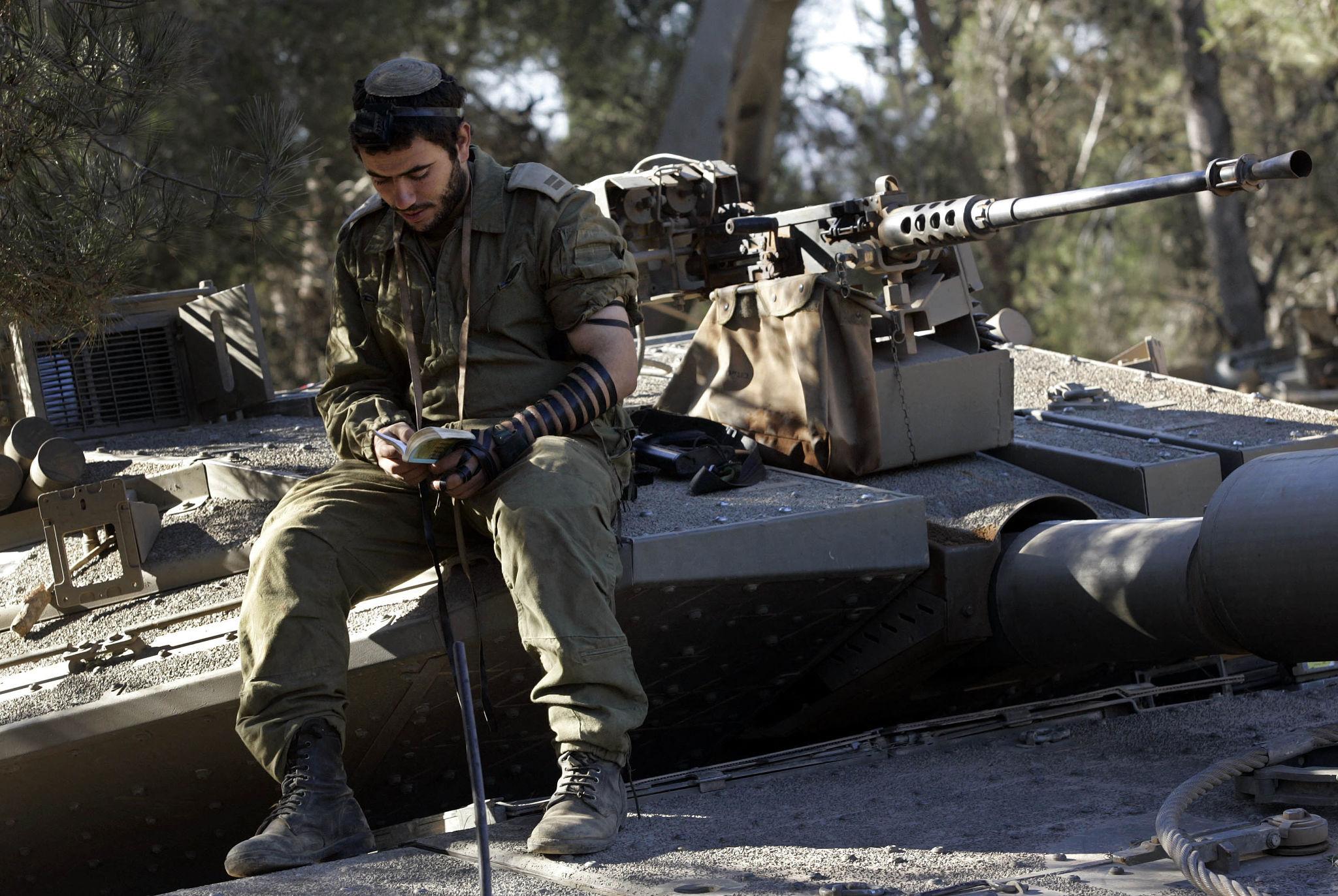 Hezbollah military strike near Bint Jbeil with visible border tensions
