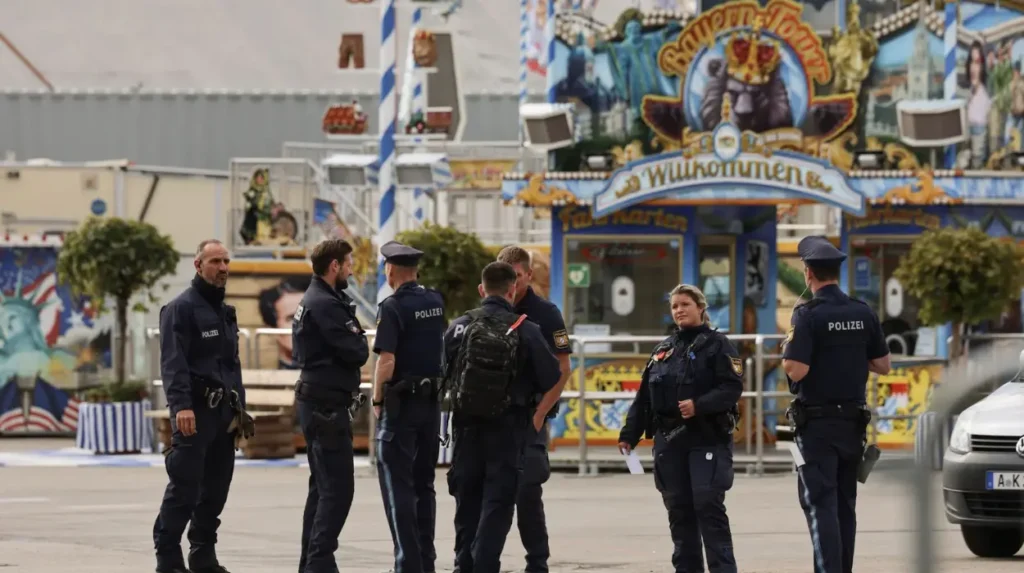 Oktoberfest closed after bomber's suicide note found