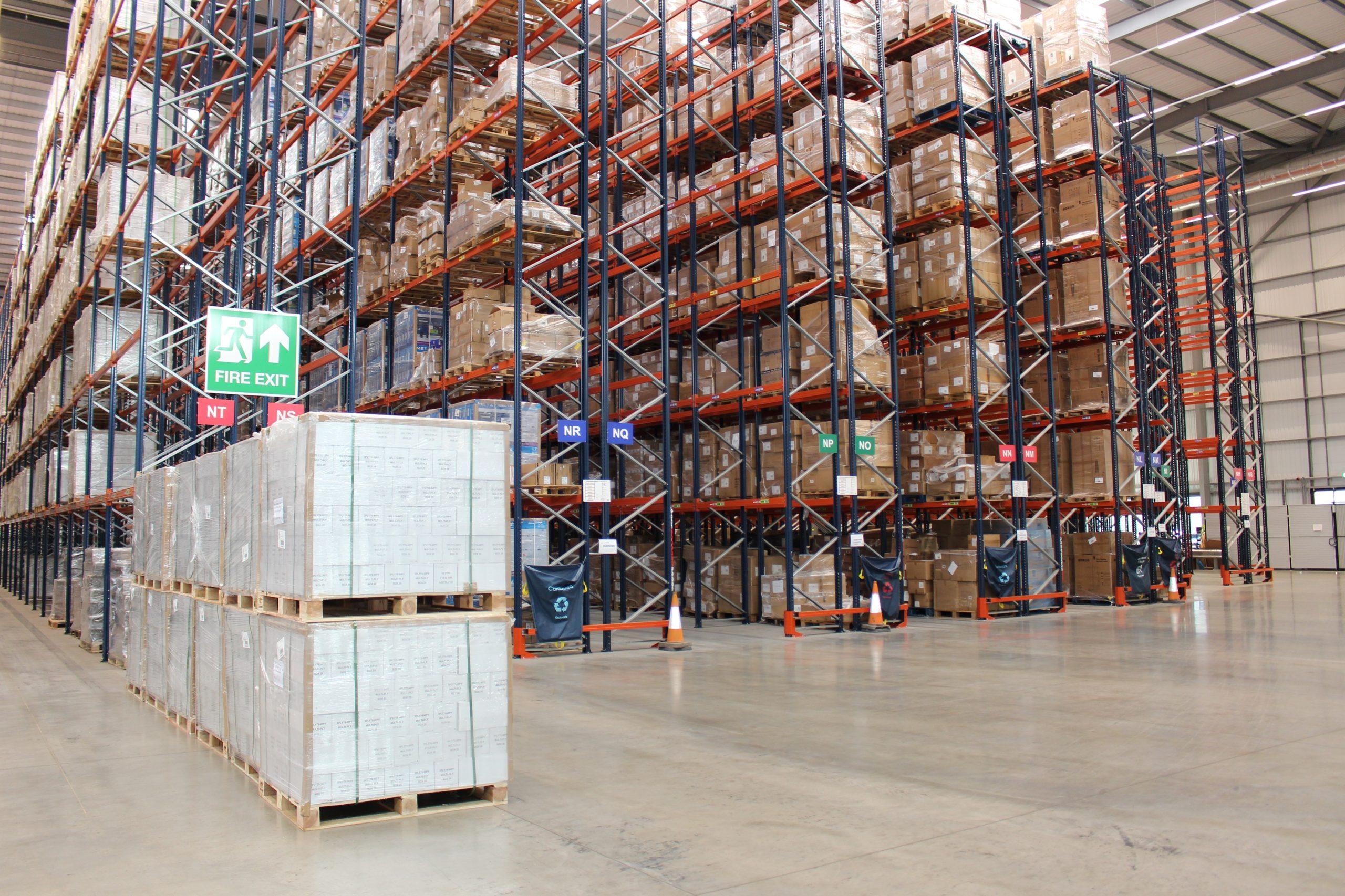 US Imports Suddenly Fall as Global Shipping and Trade Risks Intensify Washington 2026 3 International shipping trends impacting cargo activity at a major US shipping port