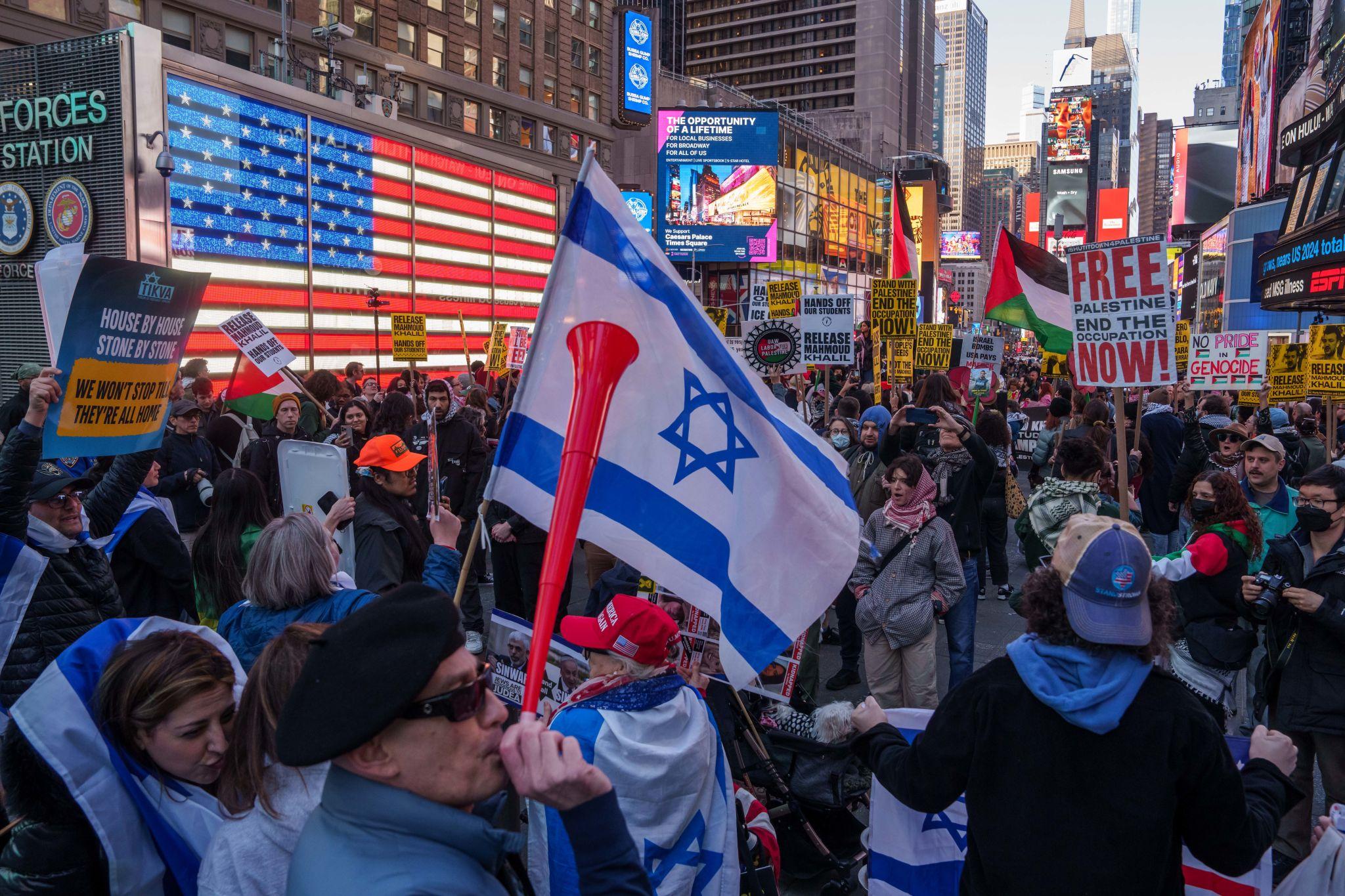 US Iran War Protests Expand as Top Security Official Resigns 2 US Iran war protests nationwide march against conflict