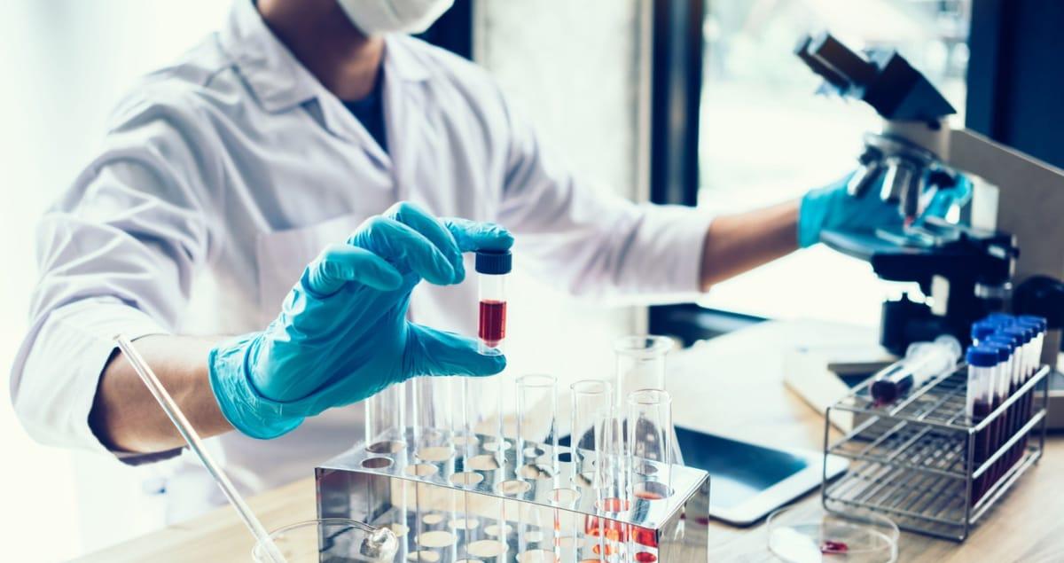 UK Healthcare Stocks Surge as Investors Rush Into Defensive Sectors London 2026 2 UK healthcare stocks attracting institutional investor interest in 2026