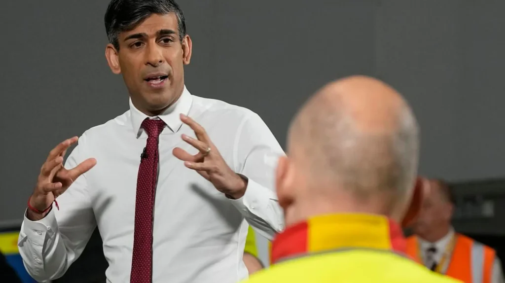 PM Rishi Sunak Criticizes Ireland's Handling of Asylum Issues