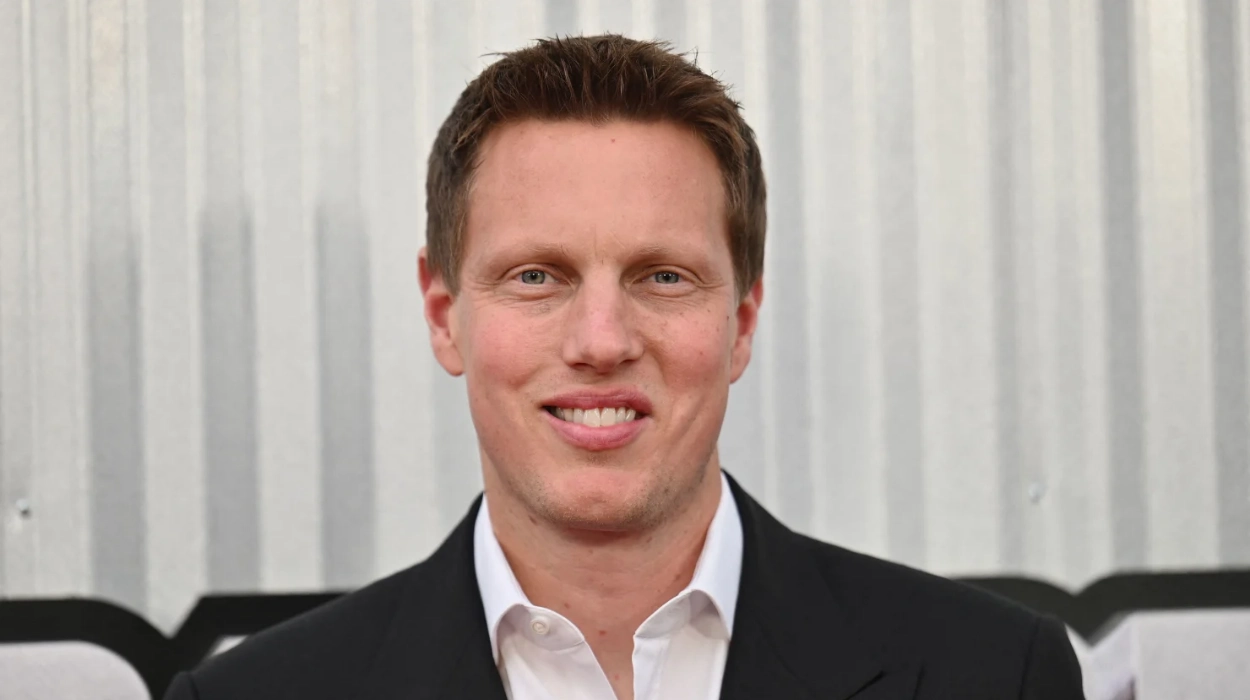 Paramount Skydance secures Larry Ellison backing for WBD