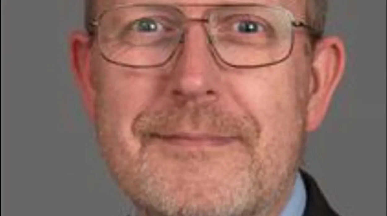 Paul Bean suspended from Home Office asylum role