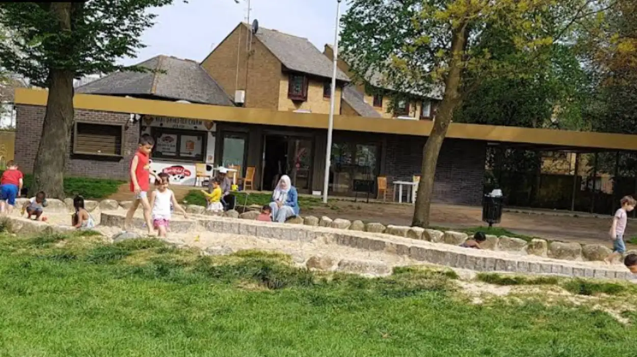 Perry calls police to remove Wandle Park squatters