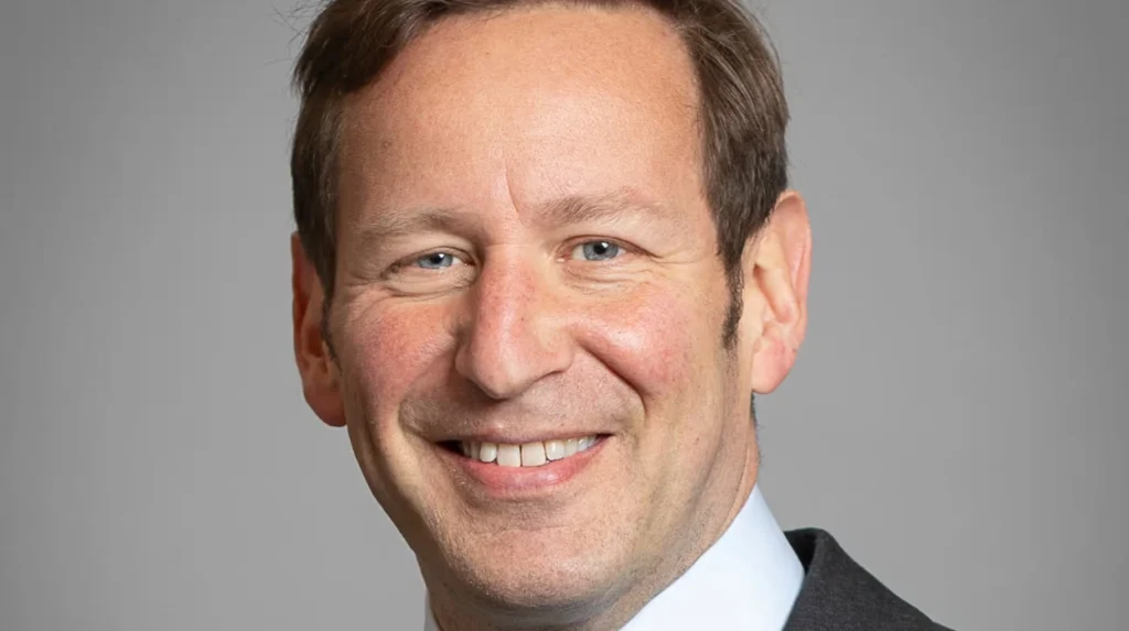 Philip Morris visit linked to tobacco ban delay proposal