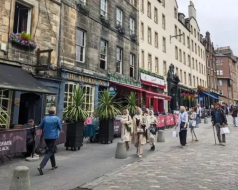 Power cuts hit Edinburgh old town ahead of Hogmanay