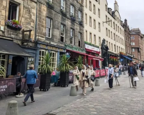 Power outages disrupt Edinburgh pubs during Hogmanay celebrations
