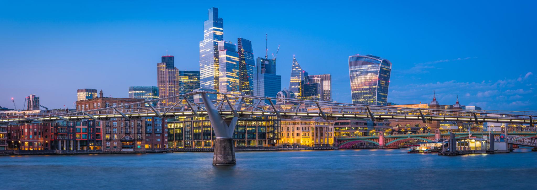 UK Investment Funds Performance London Sees $2 Billion Inflows Despite Middle East Tensions 3 UK investment funds performance stock market data charts and trading screens