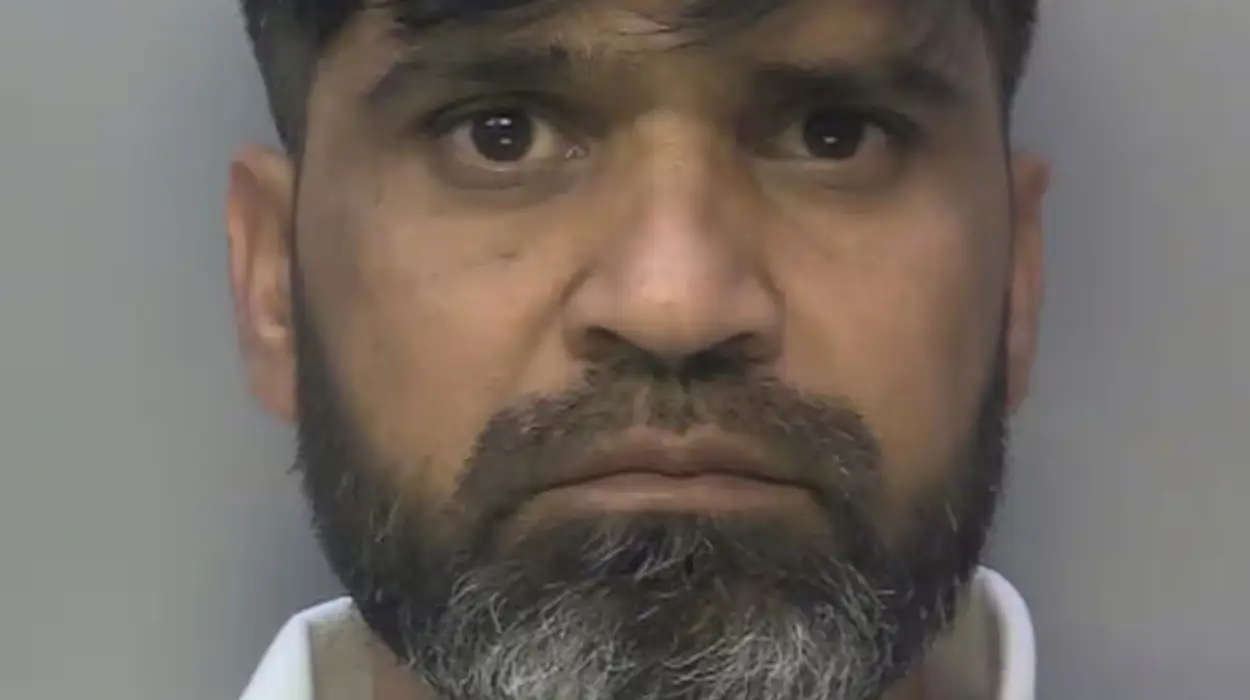 Prison attack on Sara Sharif's father, investigation launched