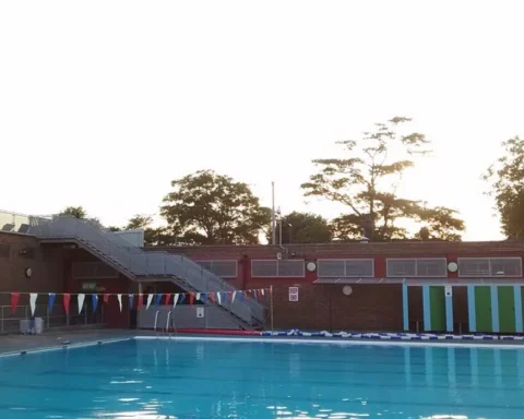 Pub demolished as Greenwich leisure plan adds 75 homes