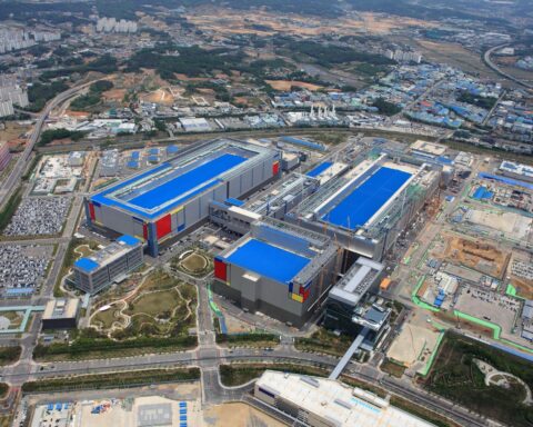 Seoul South Korea technology sector reacting to Samsung factory operations concerns