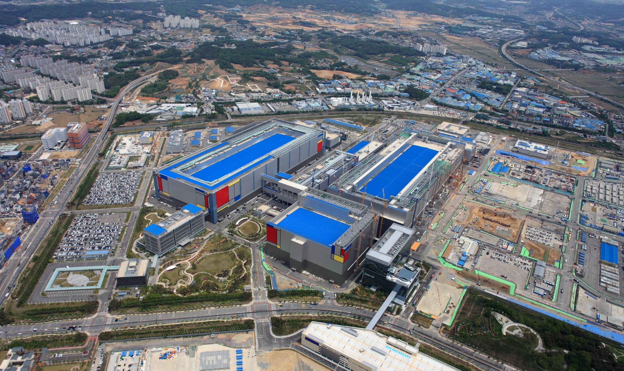 Seoul South Korea technology sector reacting to Samsung factory operations concerns