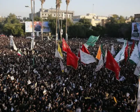Qasem Soleimani: Mourners flood the streets as body returns to Iran