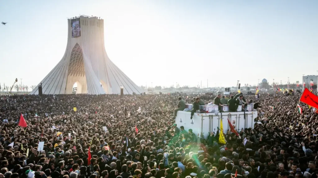 Qasem Soleimani: Mourners gather in Baghdad for funeral