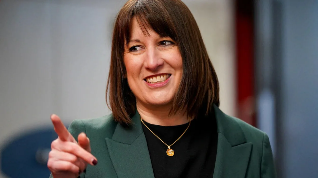 Rachel Reeves accepts theatre tickets worth £276