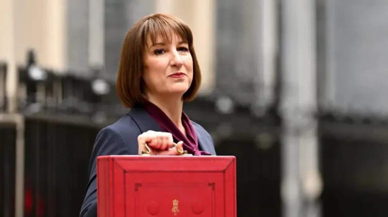 Rachel Reeves vows to remain chancellor amid misogyny claims