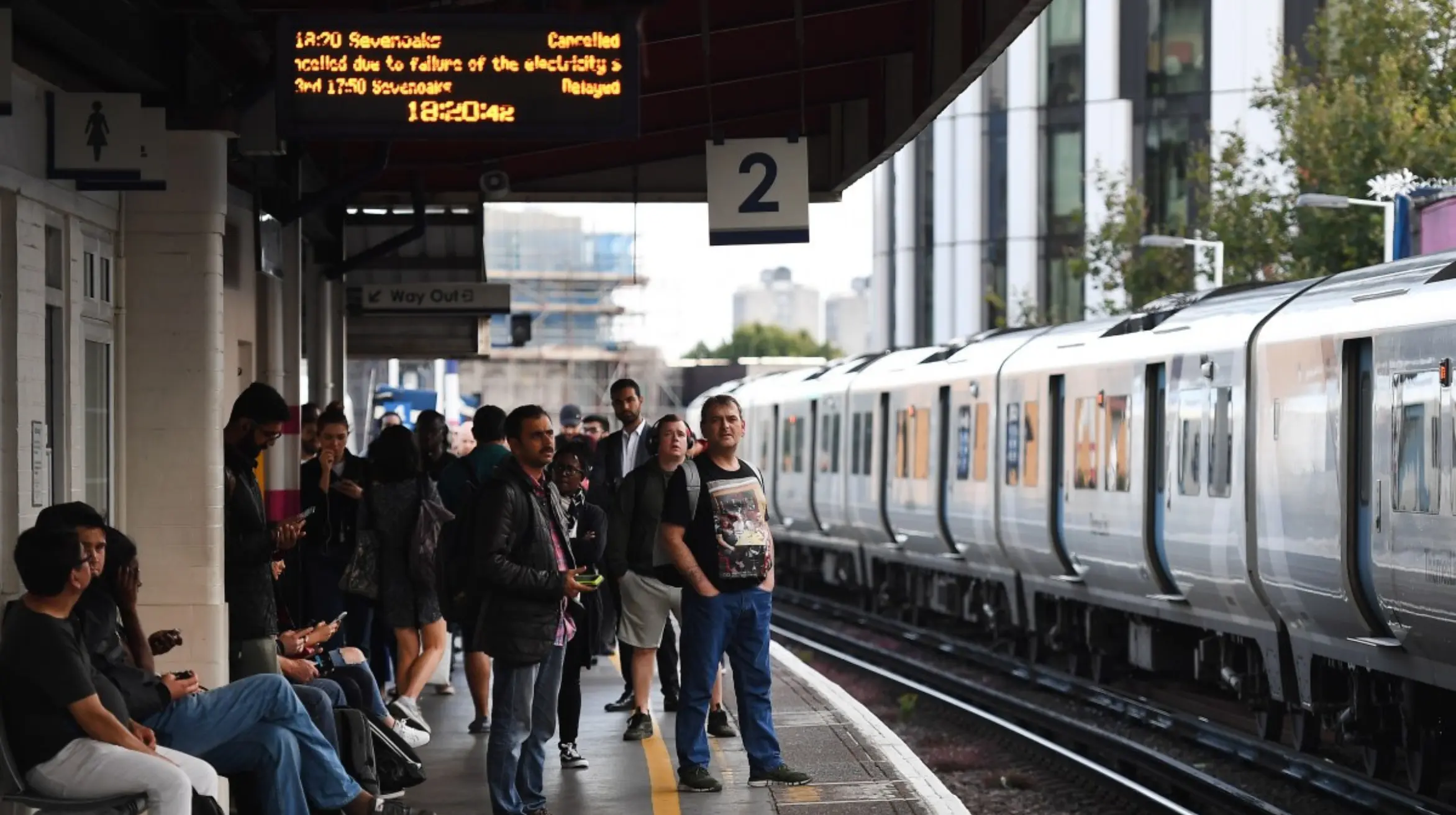 Rail Passenger Delay Compensation Reaches £100 Million Annually