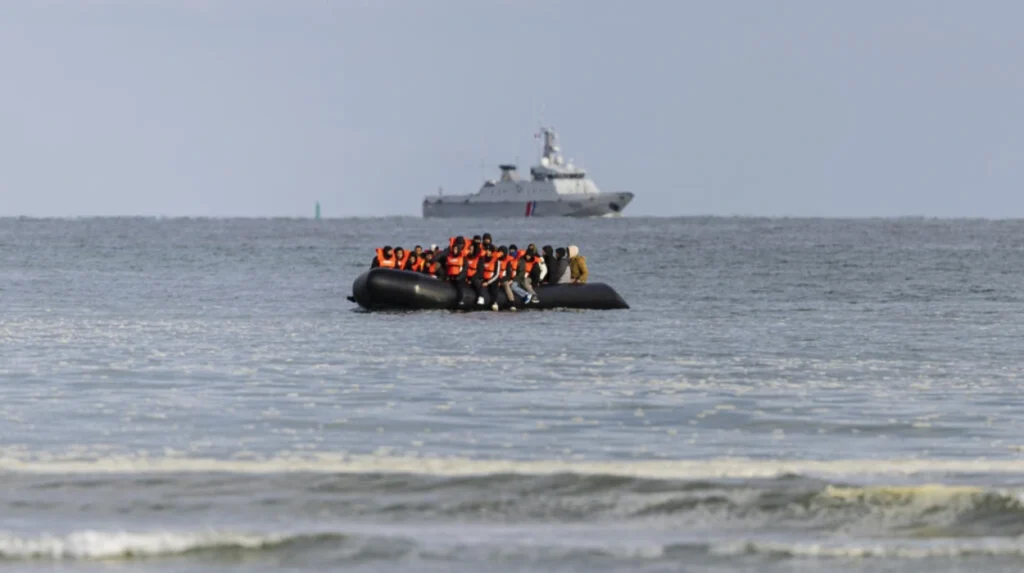 Record number of asylum seekers cross Channel