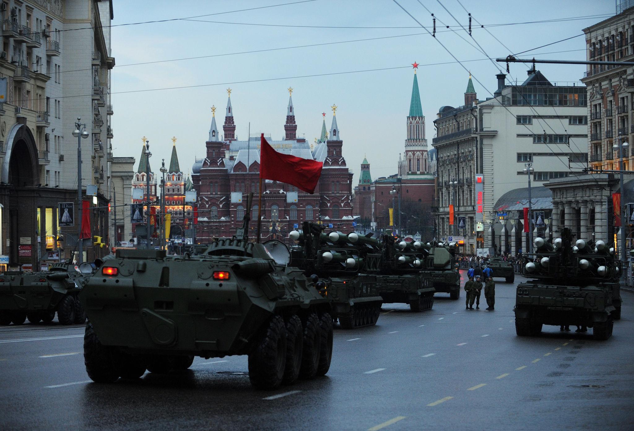 Moscow Locked Down as Putin Holds Tense Victory Parade Amid War Pressure in 2026 3 Russia security concerns increase during Moscow Victory Day parade in 2026