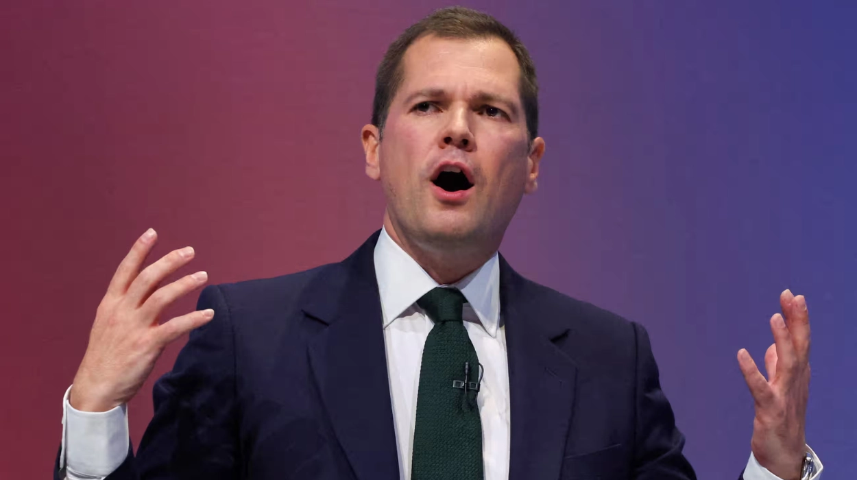 Robert Jenrick urges Tories to act or face crisis