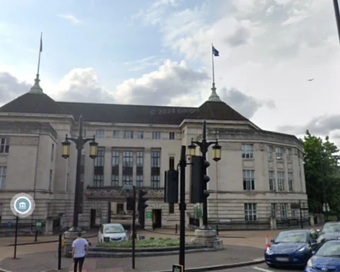 Roehampton locals meet Wandsworth Council leader