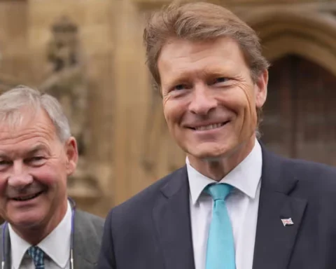 Rupert Lowe installs solar despite Reform renewables criticism