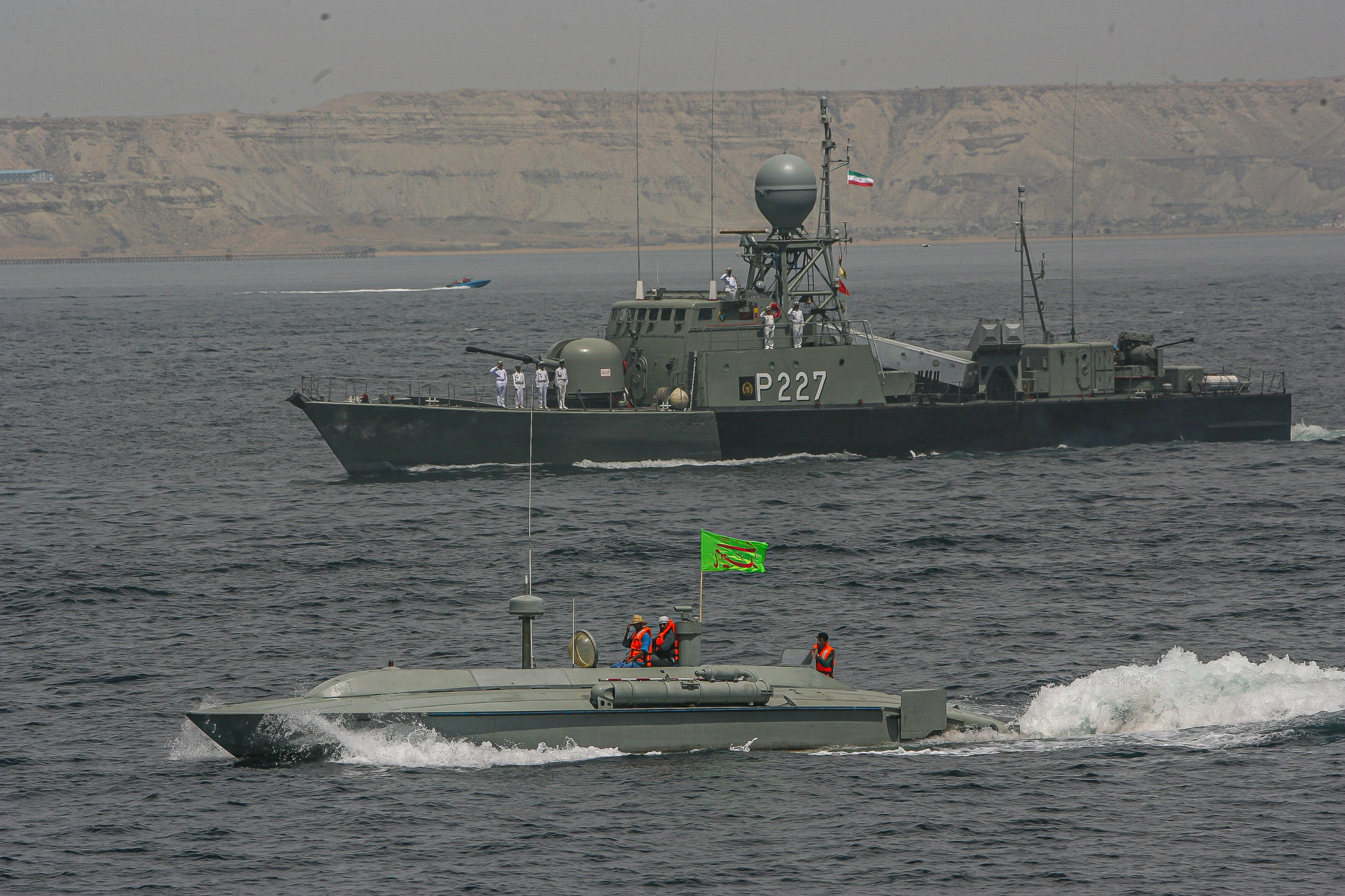 Iran military tensions highlighted during Iranian navy live-fire exercises