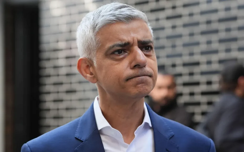 Sadiq Khan faces claims of ignoring anti-Semitic slogans