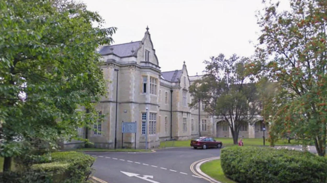 Sanaa Al-Hadethee from Chelsea fined 430,000 for illegal hotel and flats in Ealing