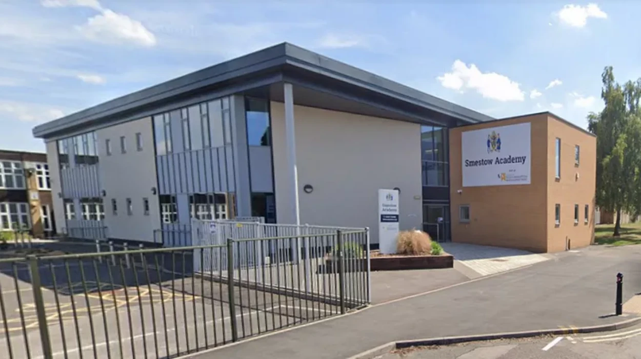 Emergency services respond to body found at Smestow Academy in Wolverhampton 1 School Implements Immediate Closure and Safeguarding Measures