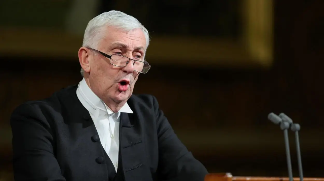 Sir Lindsay Hoyle confirms Chinese ‘spies’ case dropped