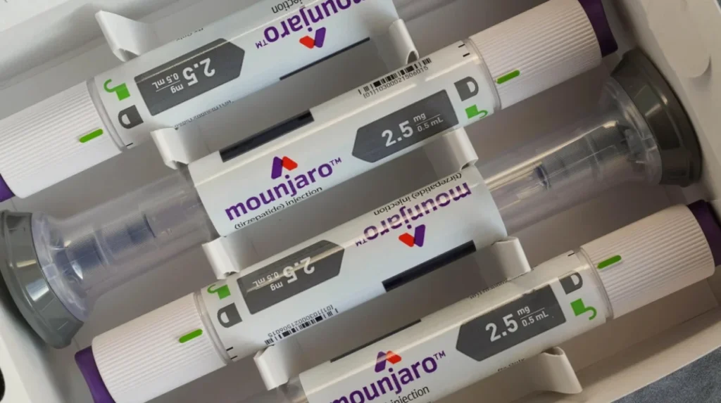 Support needed to stop weight gain after jabs, NHS told