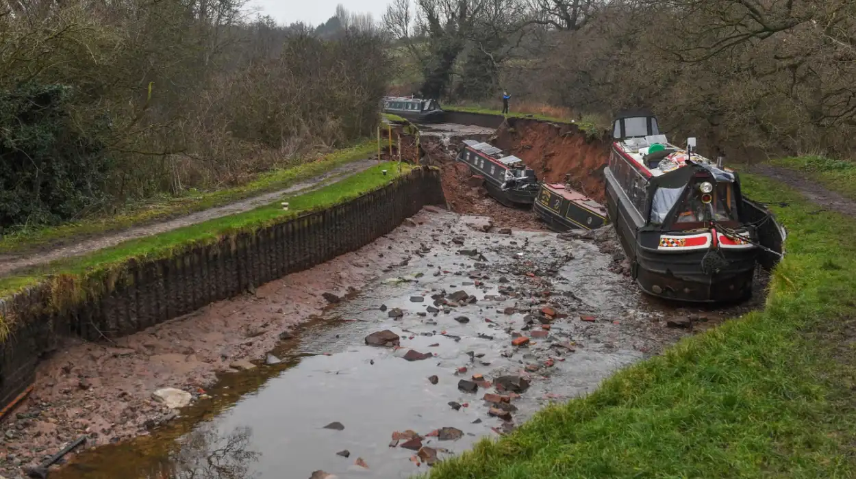 Ten people rescued after boat falls into Whitchurch canal sinkhole
