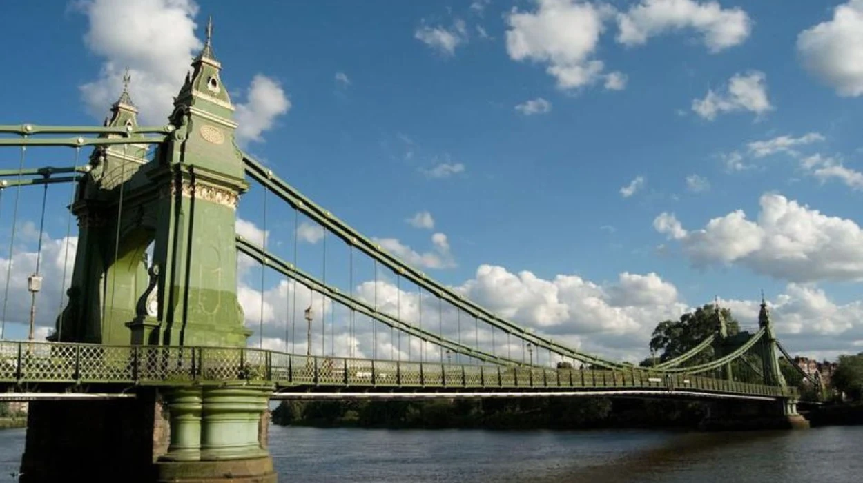 TfL and DfT urged to fund £20m Hammersmith Bridge repair