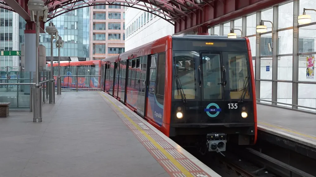 TfL rejects DLR night service extension to Lewisham