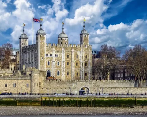 The History of the Tower of London: From 11th Century Fortress to Iconic Landmark