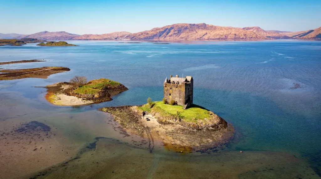 The Scottish Highlands: A Guide to Its Geography and Culture