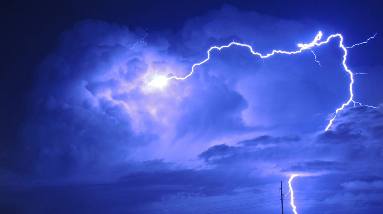 Thunderstorm alert issued for Harrow this weekend