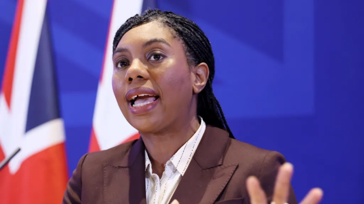 Tory leader Kemi Badenoch plans to ban under-16s from social media