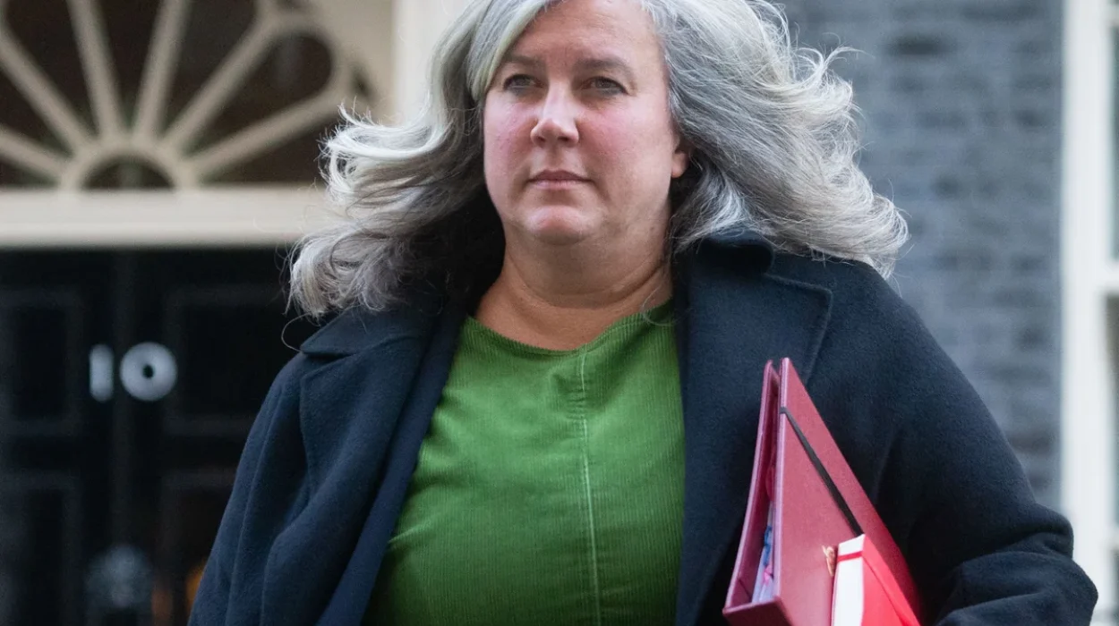 Transport Secretary Heidi Alexander backs Heathrow M25 move for third runway