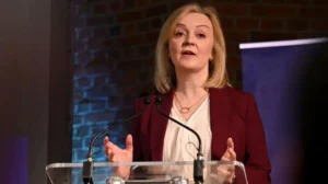 Truss sends legal warning to Starmer over economy claims