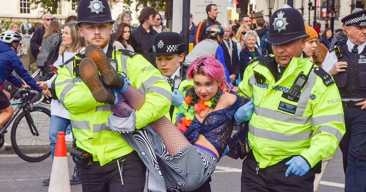 Two Just Stop Oil Activists Arrested for Damaging Protective Glass of Rokeby Venus at National Gallery in London