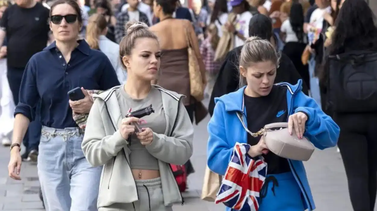 UK Consumer Confidence Falls Sharply Amid Concerns Over Painful Budget