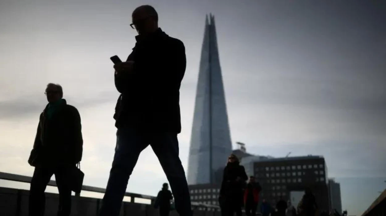 UK Enters Technical Recession as Economy Contracts
