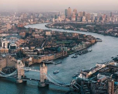 UK Faces Another Year of Stagnant Living Standards