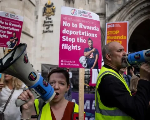 UK Government Plans Raids to Detain Migrants for Rwanda Deportation