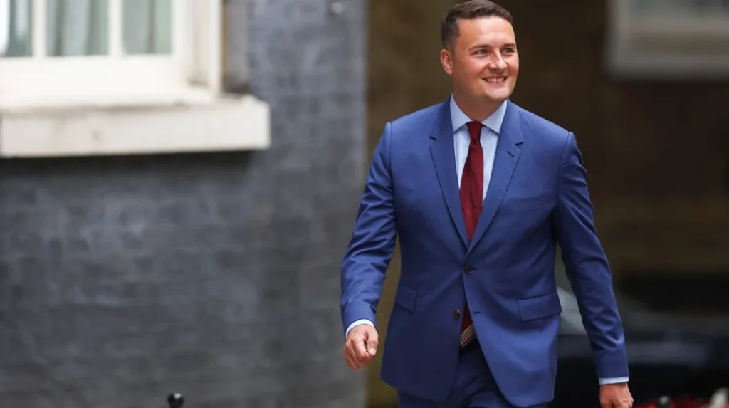 UK Health Secretary Wes Streeting condemns doctors over festive strike